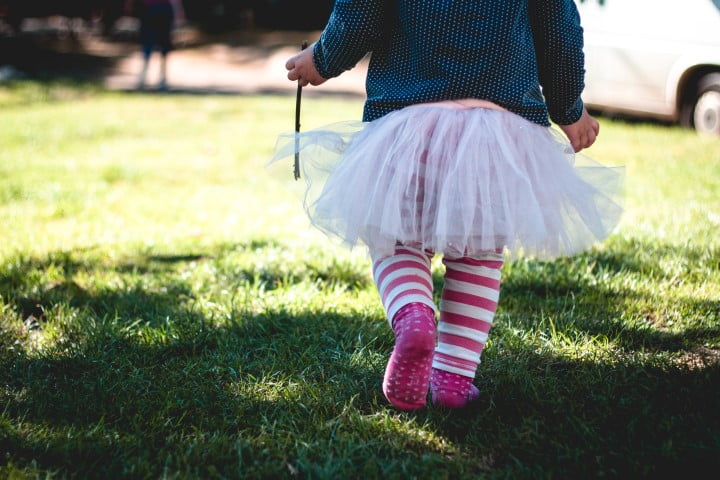 bearefoot girl meadow